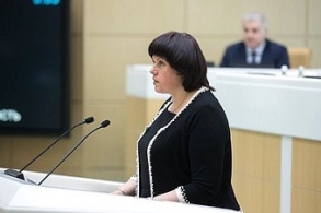 Елена Афанасьева доложила поправки в Уголовно-процессуальный кодекс в части урегулирования пределов срока содержания под стражей на досудебной стадии уголовного судопроизводства.