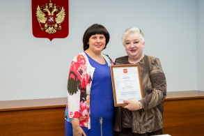 Сенатор Афанасьева вручила награды участникам Всемирного фестиваля молодежи и студентов