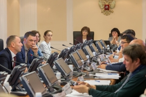 Сенатор Афанасьева провела совещание по вопросу создания благоприятной среды на ЕГЭ
