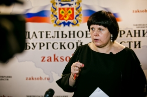 Елена Афанасьева высказалась по поводу лишения слова депутата Фролова 