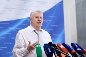 Владимир Жириновский предположил, что в президентских выборах будет участвовать сенатор из Оренбурга